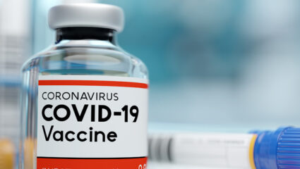 vaccin-coronagolf-shutterstock-1100-400-425x240